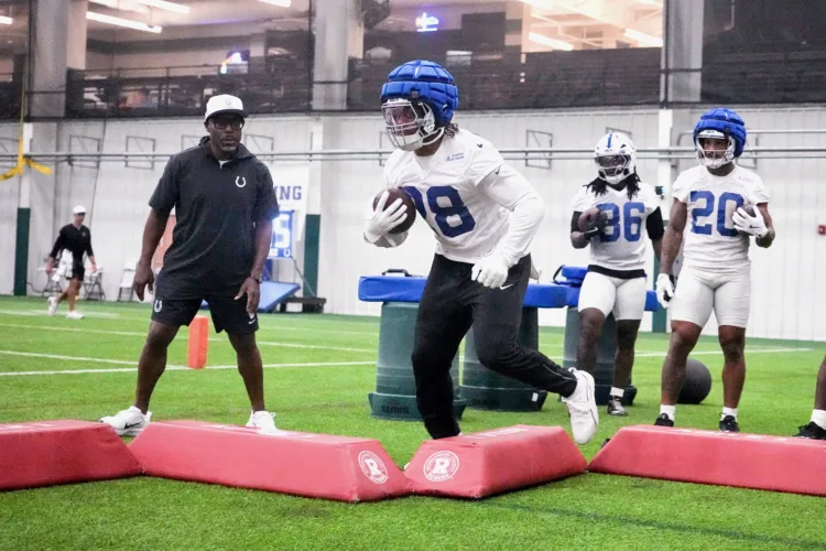 Colts lock up RB Taylor to 2-year extension